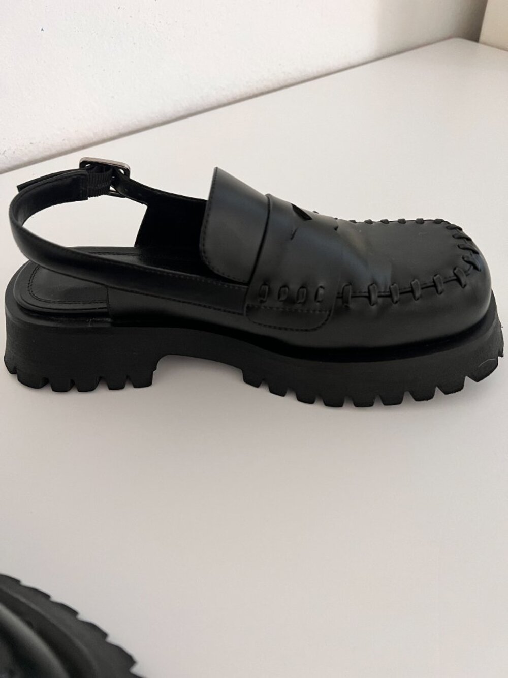 Urban Revivo Black Chunky Lug Sole Slingback Loafers Size 6.5 - Picture 4 of 9